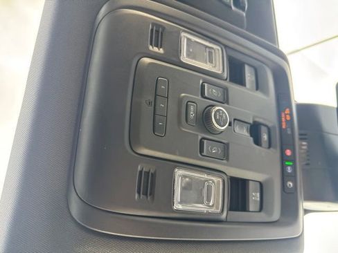 Used 2024 Chevrolet Tahoe Premier RWD image 31