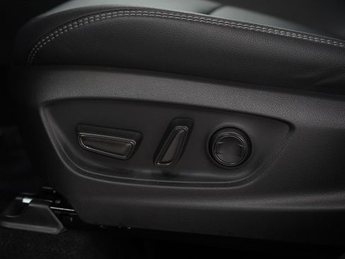 Used 2026 Toyota Corolla Cross XLE w/ Convenience Package image 27