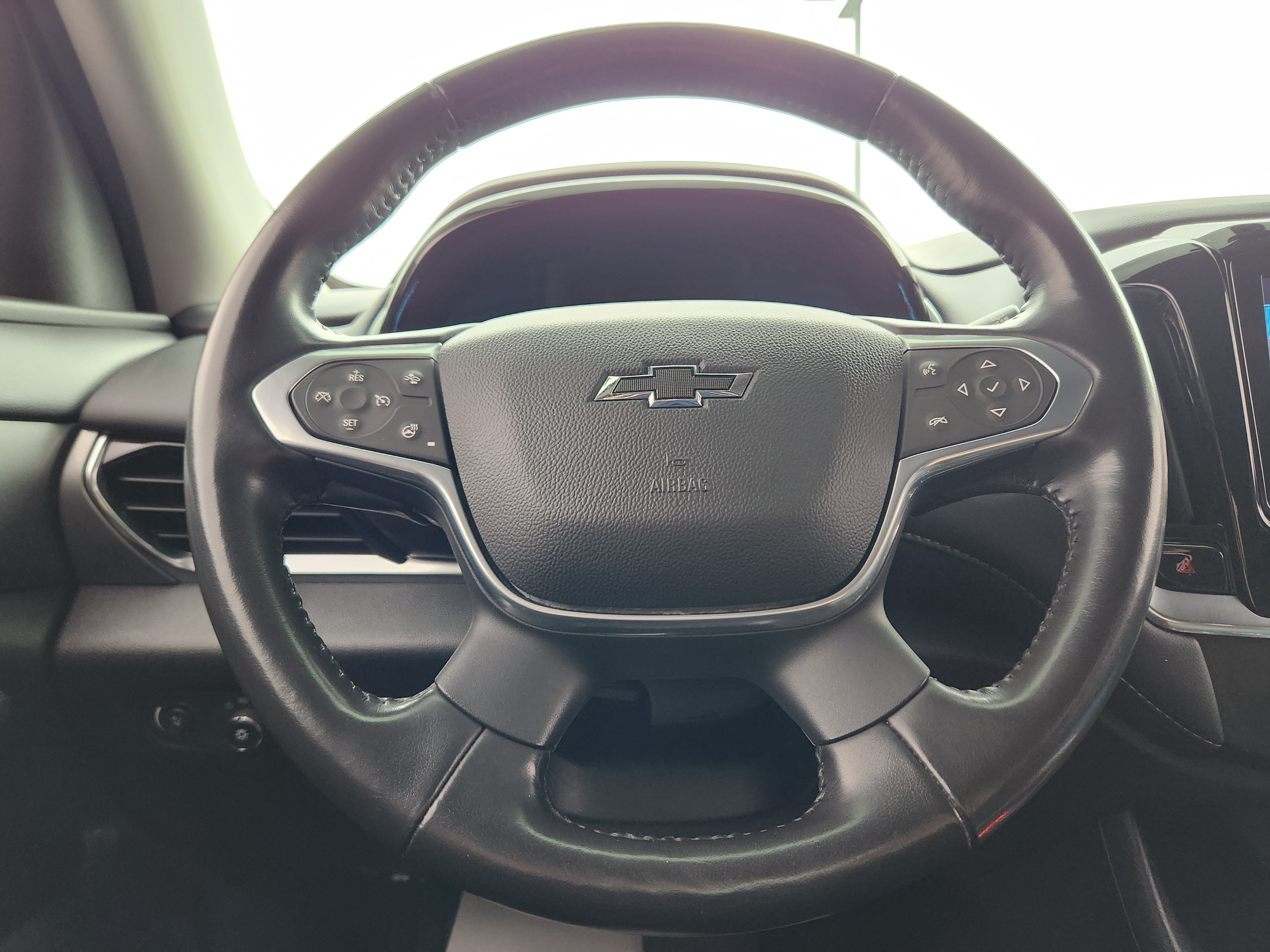 Used 2021 Chevrolet Traverse RS FWD image 23