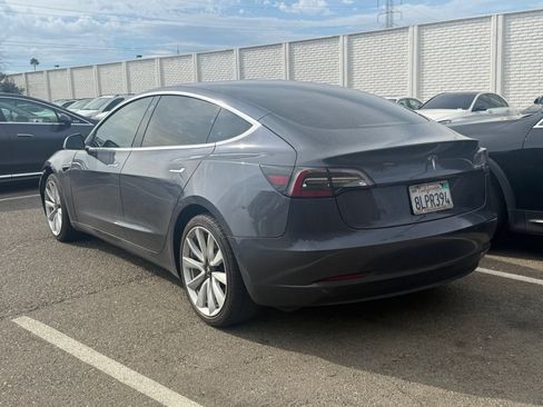 Used 2019 Tesla Model 3 Standard Range Plus RWD image 3