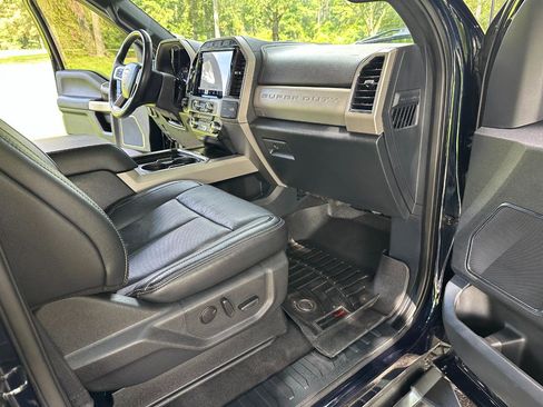 Used 2022 Ford F250 Lariat w/ Lariat Ultimate Package AWD/4WD image 25
