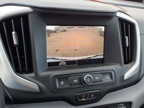 Used 2023 GMC Terrain SLE w/ Driver Convenience Package image 13