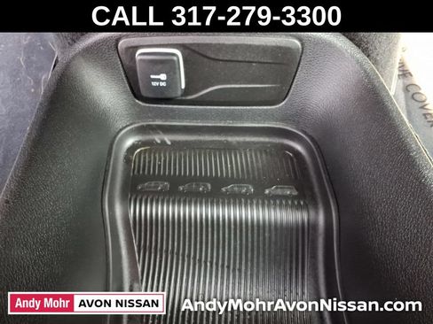 Used 2025 Chrysler Pacifica Select FWD image 34