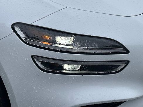 Used 2025 Genesis G70 2.5T AWD/4WD image 10