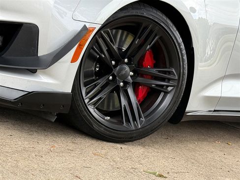 Used 2018 Chevrolet Camaro ZL1 image 5