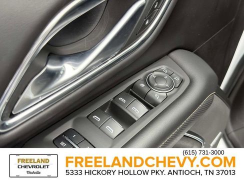 Used 2023 Chevrolet Suburban Premier image 22