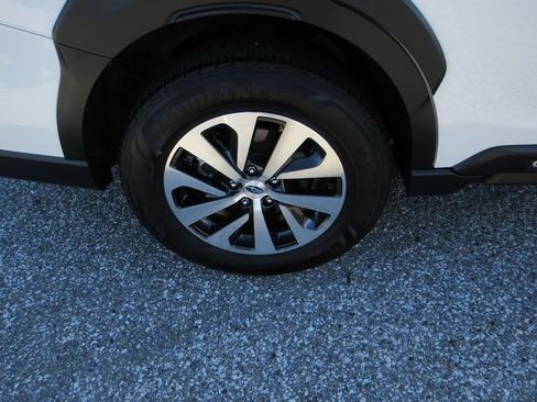 Used 2024 Subaru Outback Premium image 4