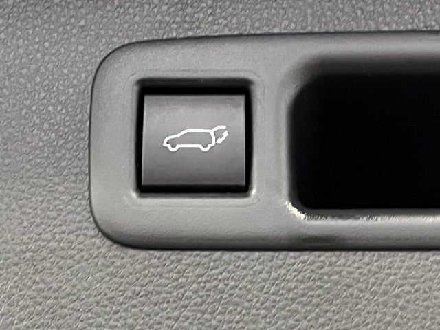 Used 2023 Toyota Highlander XSE AWD/4WD image 15