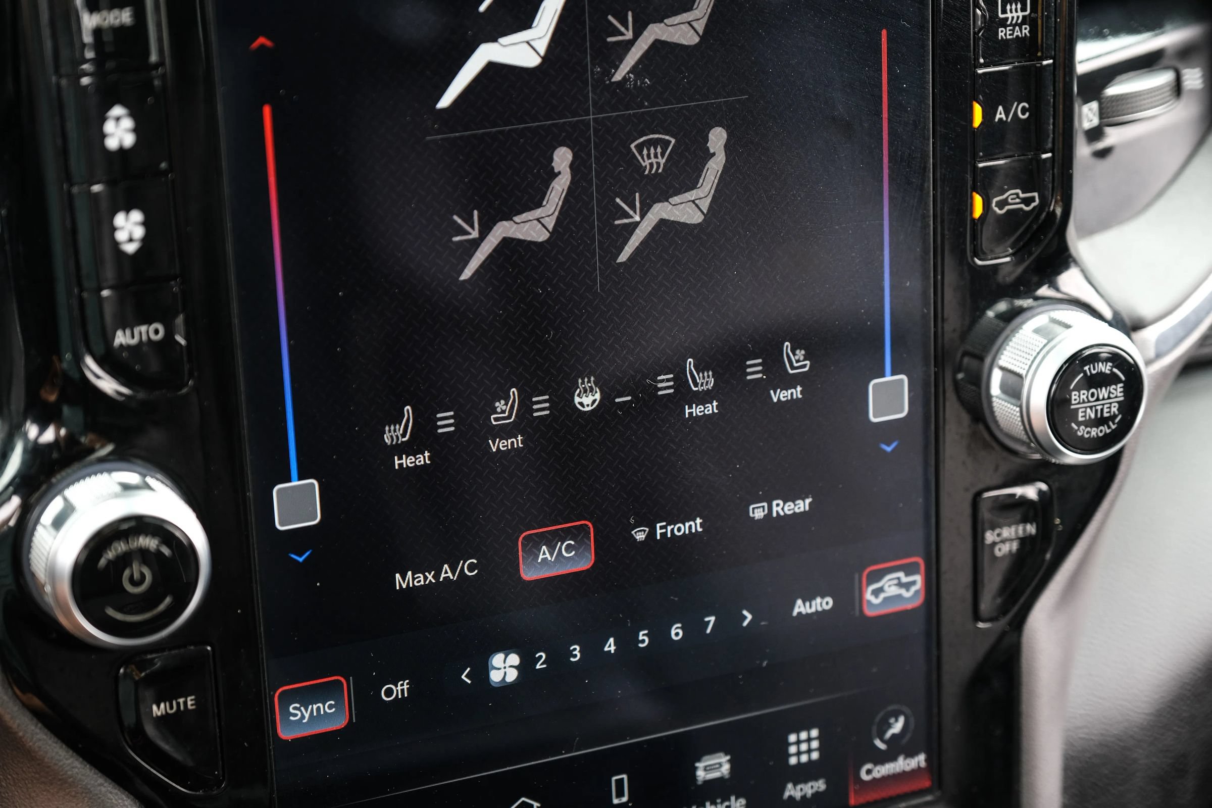Used 2024 RAM 3500 Laramie w/ Sport Appearance Package AWD/4WD image 30