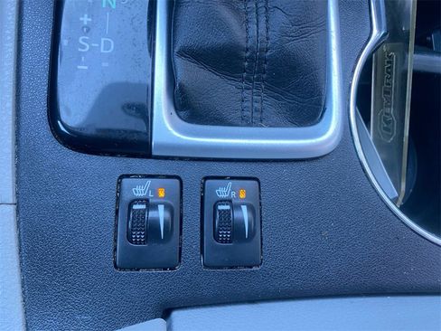 Used 2016 Toyota Highlander XLE image 25