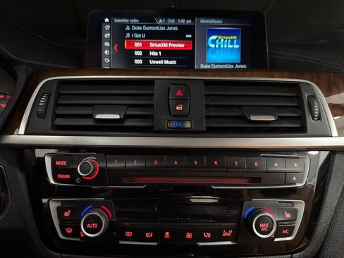 Used 2019 BMW 440i xDrive Convertible w/ M Sport Package image 26