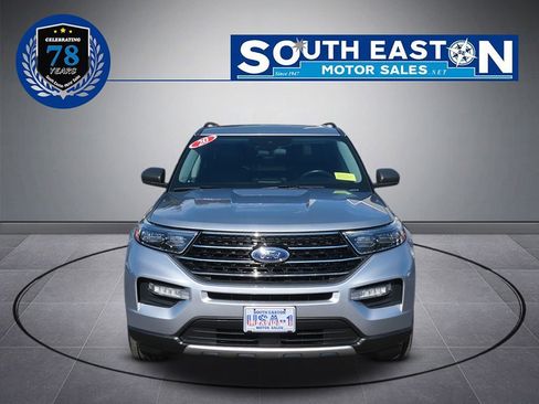 Used 2020 Ford Explorer XLT w/ Equipment Group 202A image 3