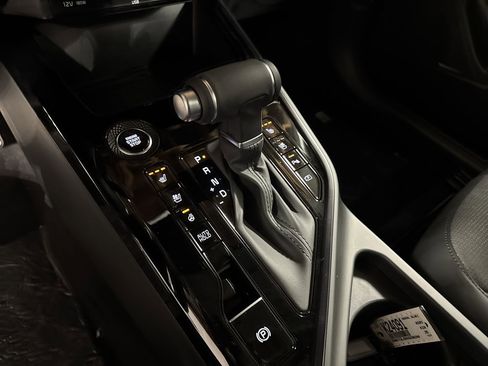 Certified 2025 Kia Niro SX Touring image 25