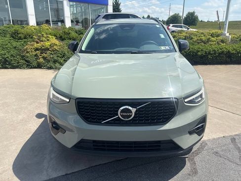 Used 2024 Volvo XC40 B5 Plus w/ Protection Package Premier AWD/4WD image 3
