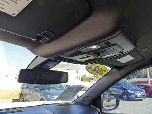 Used 2022 GMC Yukon XL Denali image 27