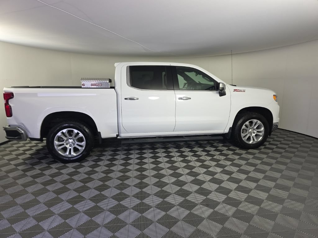 Used 2023 Chevrolet Silverado 1500 LTZ w/ LTZ Convenience Package II AWD/4WD image 6