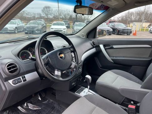 Used 2011 Chevrolet Aveo5 LT w/ Power and Convenience Package image 10