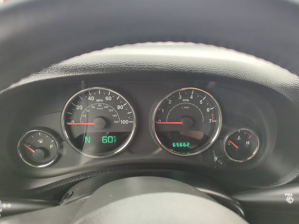 Used 2013 Jeep Wrangler Unlimited Sahara w/ Connectivity Group AWD/4WD image 19