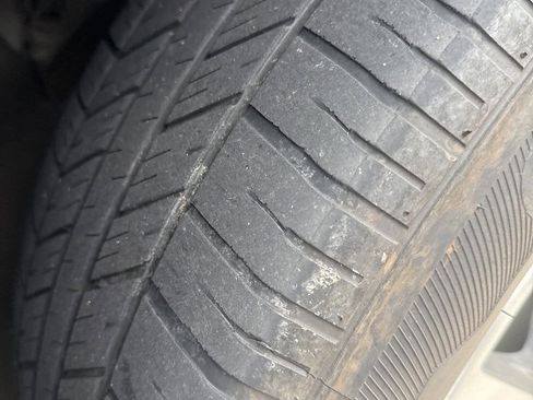 Used 2022 GMC Acadia SLT w/ Preferred Package image 19