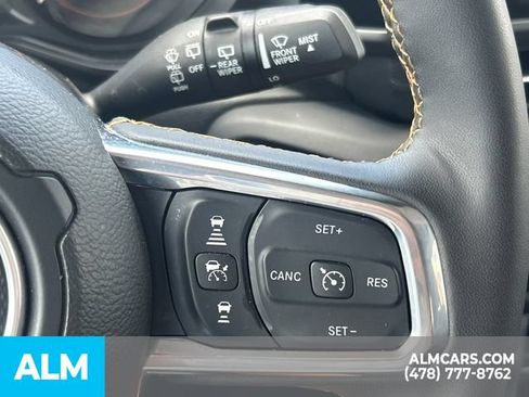 Used 2025 Jeep Wrangler Unlimited Sahara AWD/4WD image 27