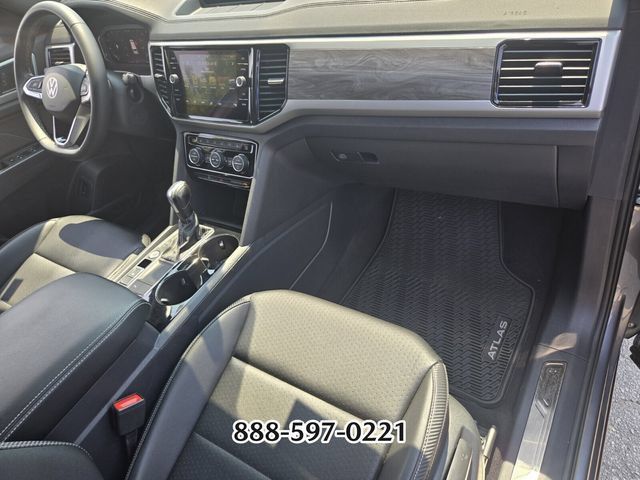 Used 2022 Volkswagen Atlas Cross Sport SE w/ Panoramic Sunroof Package FWD image 19