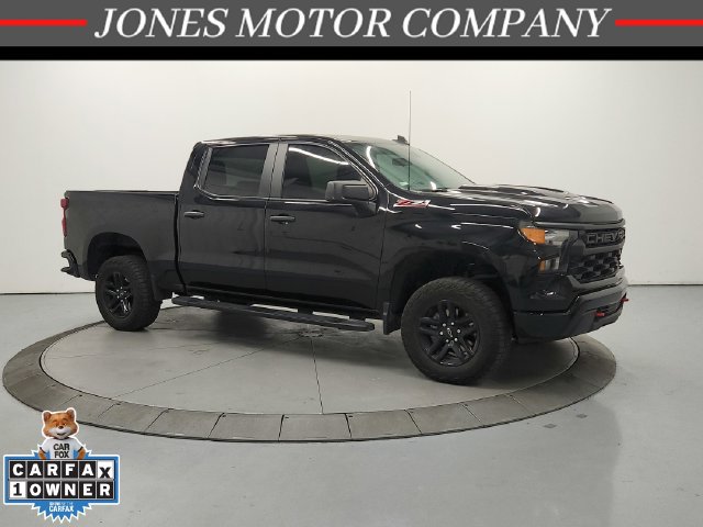 Used 2024 Chevrolet Silverado 1500 Custom Trail Boss AWD/4WD image 1