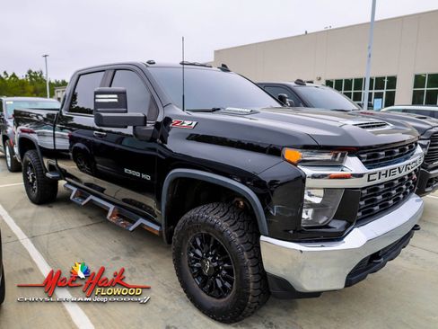 Used 2021 Chevrolet Silverado 2500 LT image 2