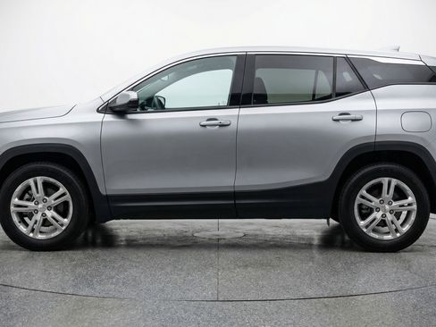 Used 2024 GMC Terrain SLE image 5