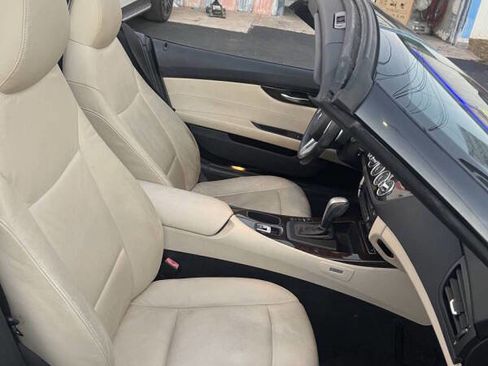 Used 2009 BMW Z4 sDrive30i image 5