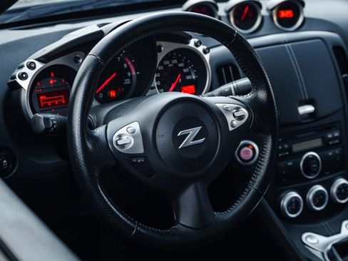 Used 2014 Nissan 370Z Coupe w/ Sport Package image 5