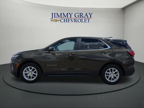 Used 2024 Chevrolet Equinox LT FWD image 2