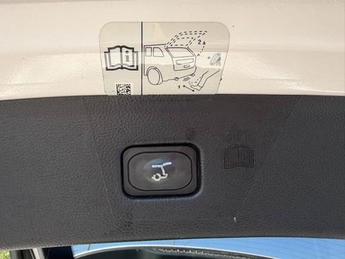 Used 2018 Ford Edge SEL w/ Equipment Group 201A FWD image 39