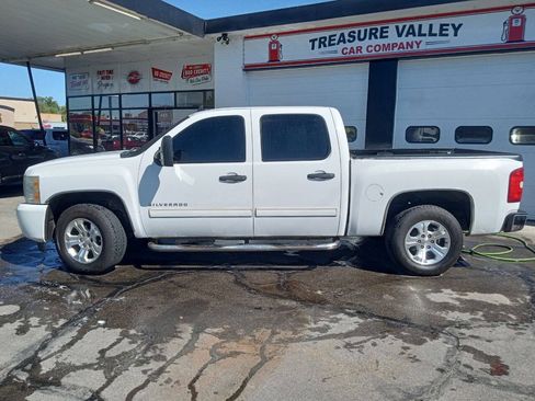 Used 2011 Chevrolet Silverado 1500 LT AWD/4WD image 3