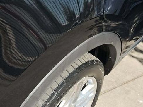 Used 2017 Ford Explorer XLT w/ Equipment Group 202A FWD image 14