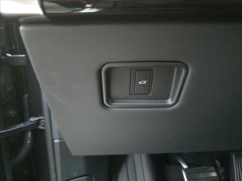 New 2025 Land Rover Range Rover SE image 26