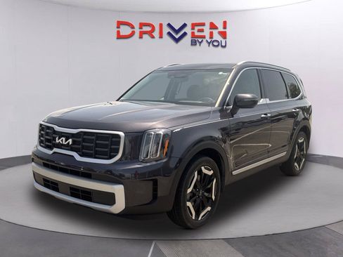 Used 2025 Kia Telluride S FWD image 8