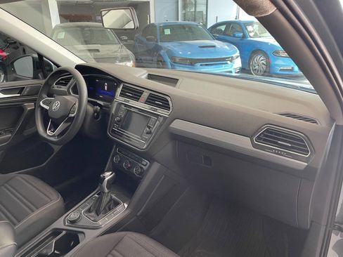 Used 2022 Volkswagen Tiguan S image 30