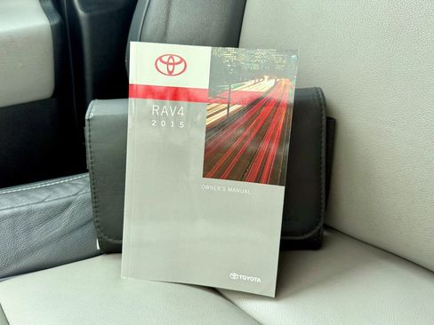 Used 2015 Toyota RAV4 Limited image 38