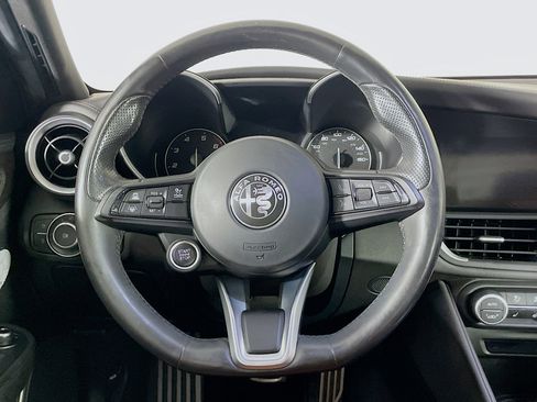 Used 2022 Alfa Romeo Giulia Ti image 18