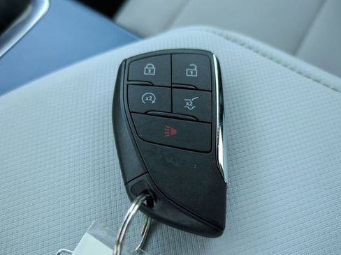 Used 2025 Chevrolet Equinox EV LT w/ Convenience Package FWD image 35