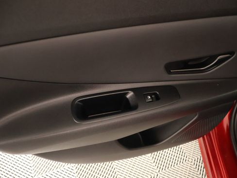 Certified 2025 Hyundai Elantra SEL FWD image 16