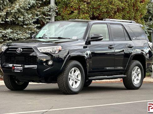 Used 2022 Toyota 4Runner SR5 Premium image 8