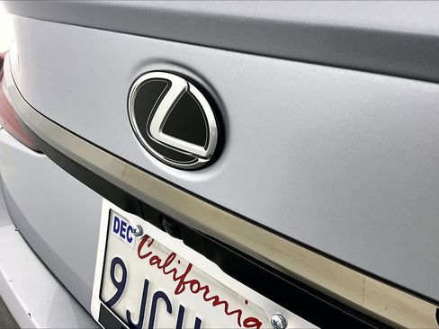 Used 2024 Lexus ES 300h F Sport image 29