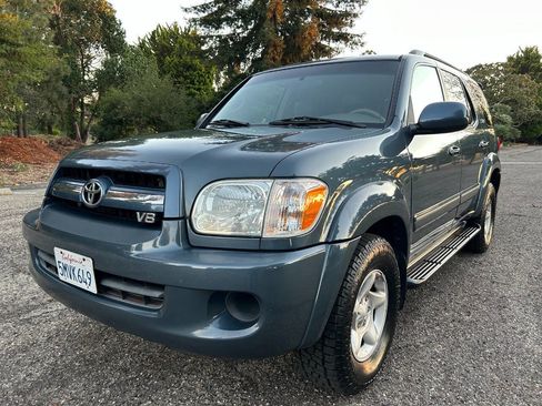 Used 2005 Toyota Sequoia SR5 image 1