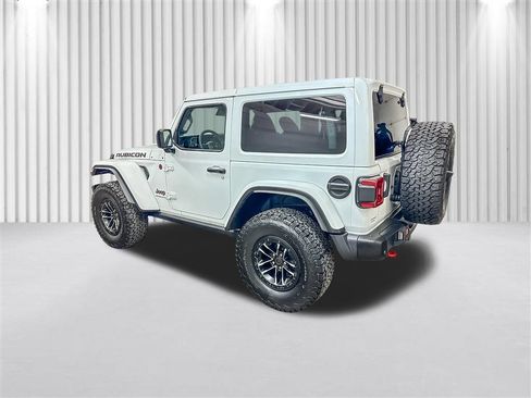 Used 2025 Jeep Wrangler Rubicon AWD/4WD image 9