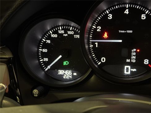 Certified 2023 Porsche Macan image 22