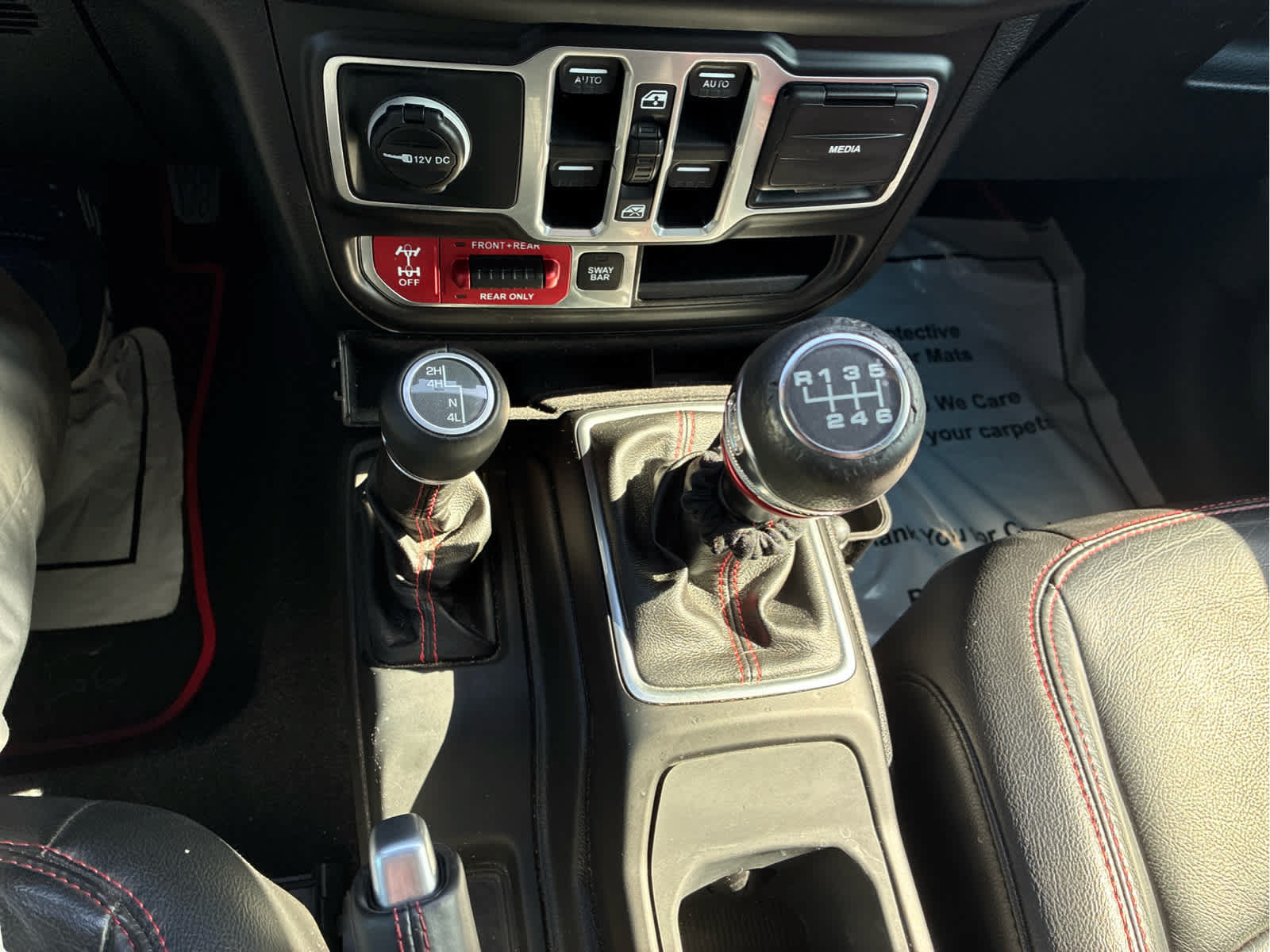 Used 2018 Jeep Wrangler Unlimited Rubicon AWD/4WD image 19