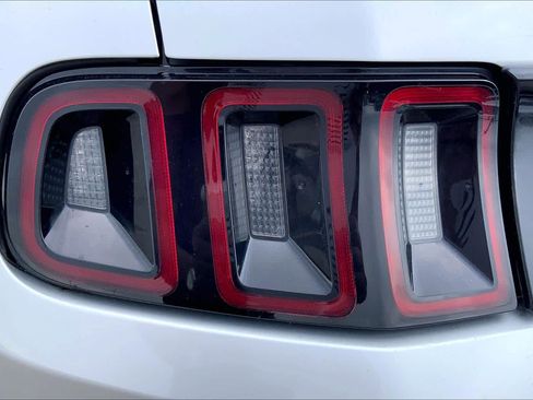 Used 2014 Ford Mustang GT Premium image 26