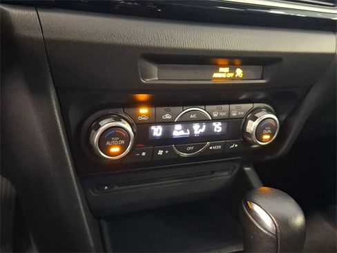 Used 2014 MAZDA MAZDA3 i Touring w/ Technology Package image 16