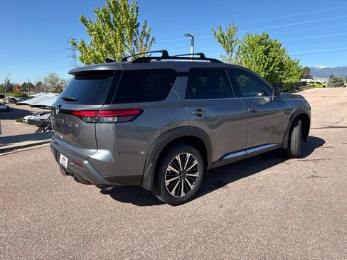 New 2026 Nissan Pathfinder Platinum AWD/4WD image 3